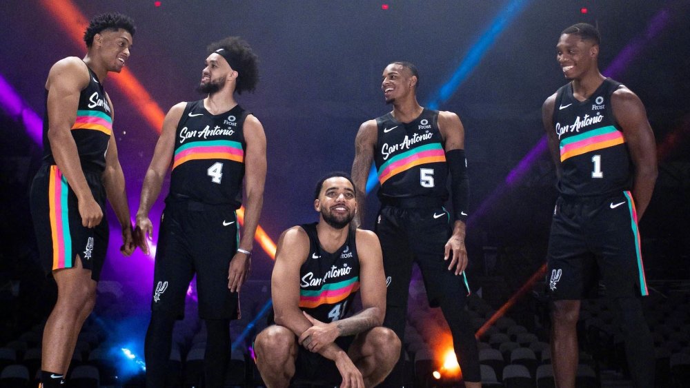 欧冠进球榜更新：梅西连续破门,（欧冠射手榜再更新：梅西连场建功）