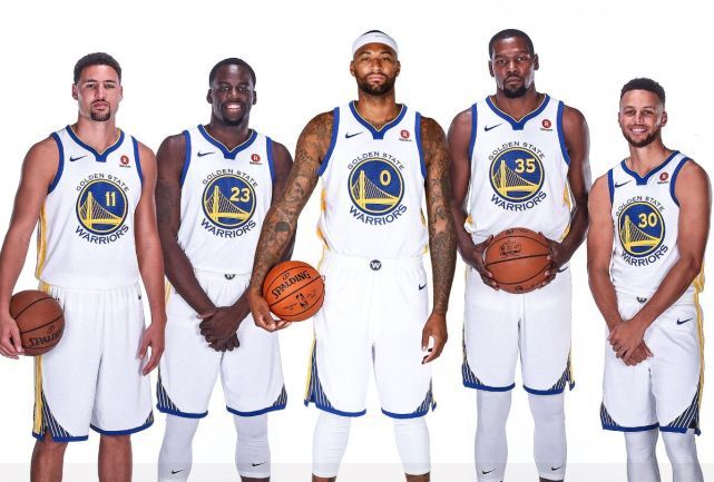 波媒：什琴斯尼在加盟巴萨前考虑参加波兰第七级别联赛（波兰媒体：什琴斯尼转投巴萨前曾考虑出战波兰第七级别联赛）