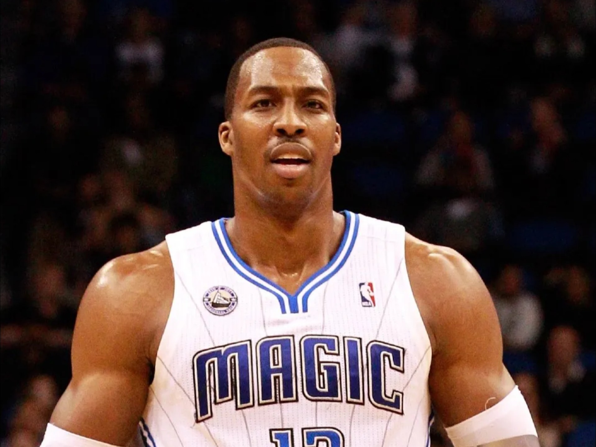 “为保障运动员的身体健康和长远发展，我们决定让郑钦文退出本届全运会”（出于健康与长远发展考虑，郑钦文将退出本届全运会）