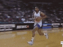 阿斯：贝蒂斯愿意为安东尼出2000万欧或租借，球员愿降薪回归（阿斯：贝蒂斯考虑以2000万欧买断或租借安东尼，球员愿降薪回归）