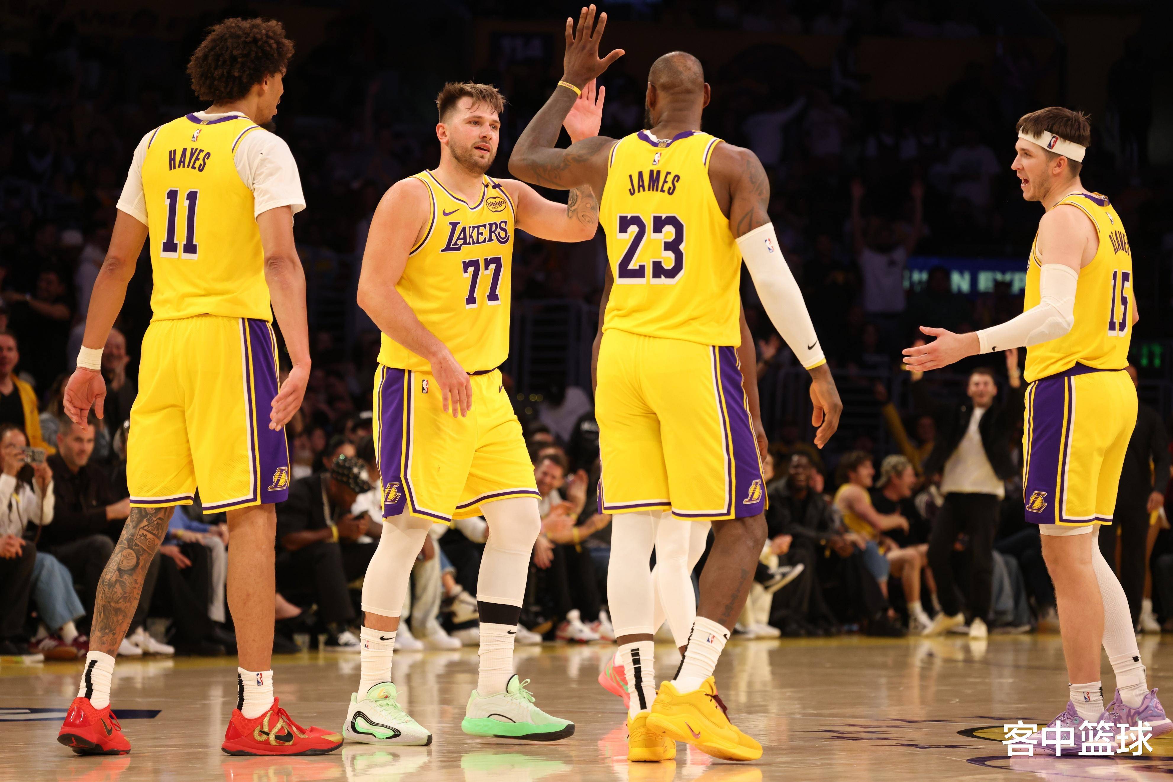 孙兴慜附体！范德文逆天一条龙！预定年度最佳（范德文化身孙兴慜，长途奔袭神迹！年度最佳在望）