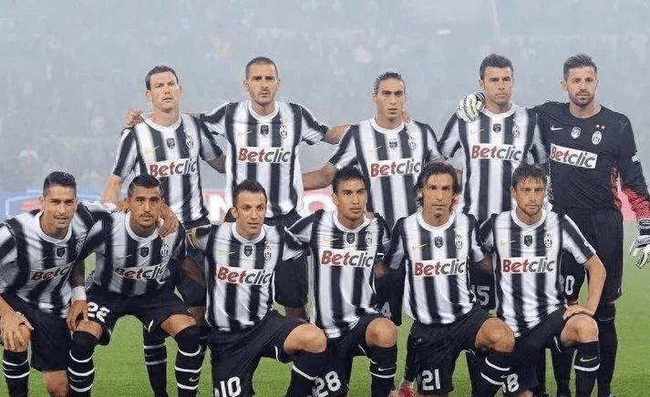 TA：皇马球星团队深度介入更衣室，阿隆索管理面临额外挑战（TA：皇马球星随行团队深度介入更衣室，阿隆索的管理面临额外挑战）