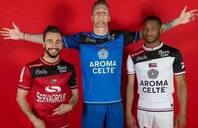 场上出现针对他的横幅，瓦格纳：成绩不理想球迷不满很正常（看台现针对横幅，瓦格纳：战绩欠佳，球迷不满可以理解）