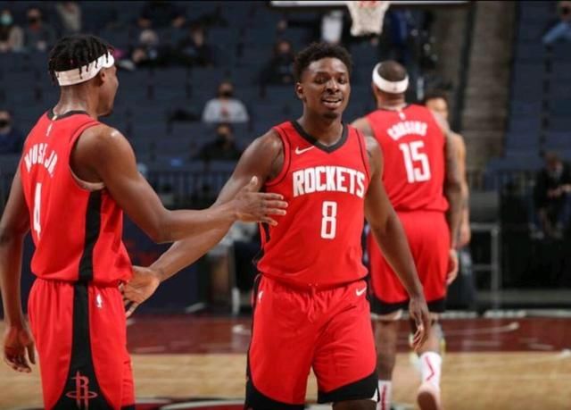 斯帕莱蒂：弗拉霍维奇会缺阵两三个月；我们要赢而且踢得漂亮（斯帕莱蒂：弗拉霍维奇将因伤休战两三个月；我们要赢球也要踢得好看）